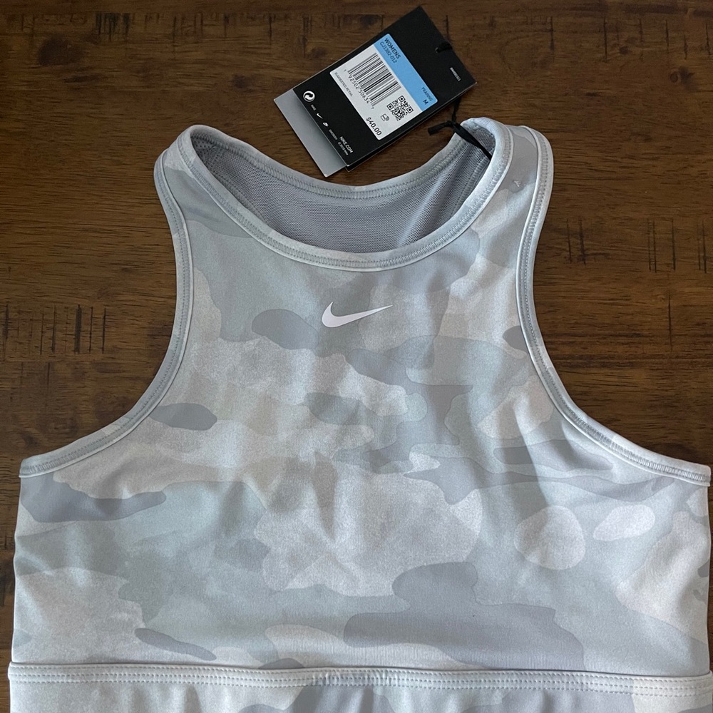 Nike sports bra size M